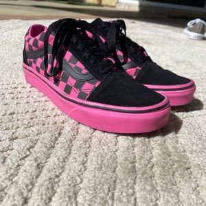 Old School Checkered Pink and Black Vans